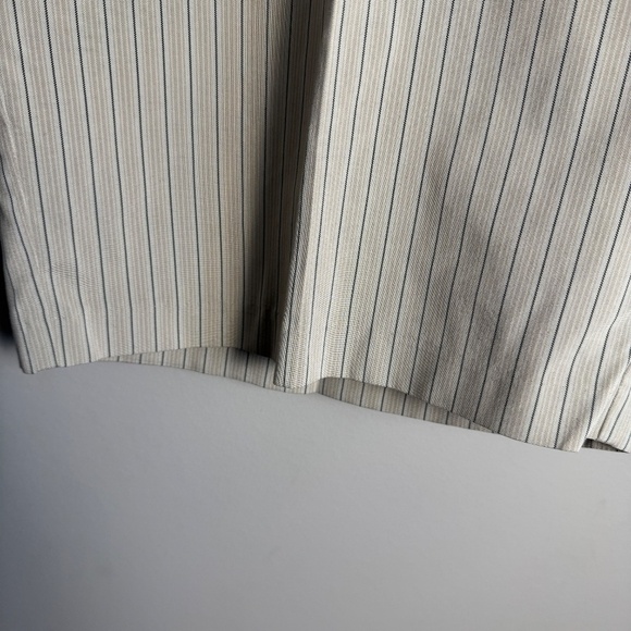 Izod XFG Men's 40 Lightweight Striped Golf Shorts Beige/Tan Outdoor Performance - Picture 4 of 14